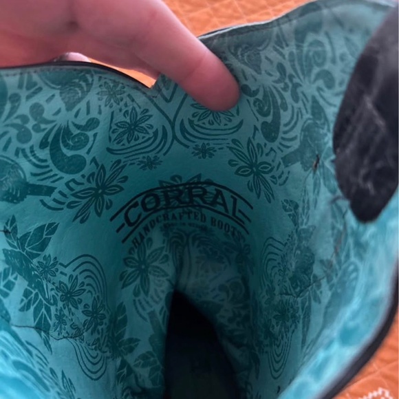 Corral boots - Picture 2 of 3